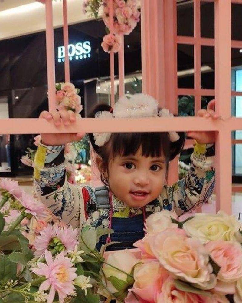 Instagram.com/rachelvennya